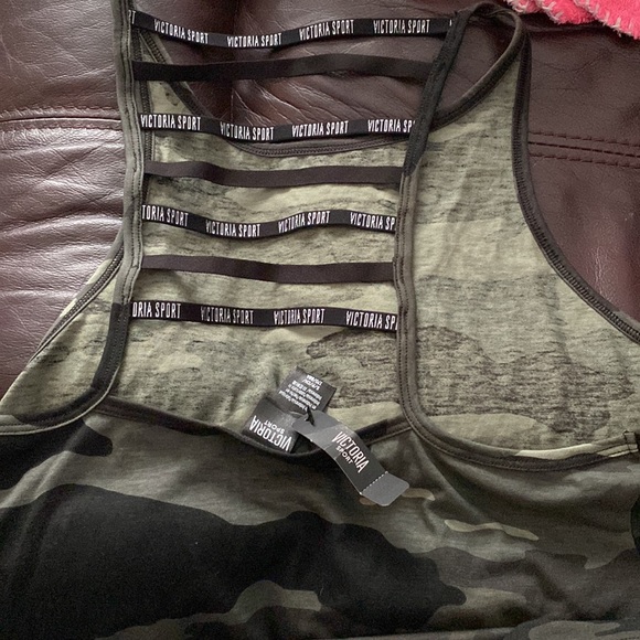 NWT Victoria Secret Sport Camo Top - Picture 4 of 8